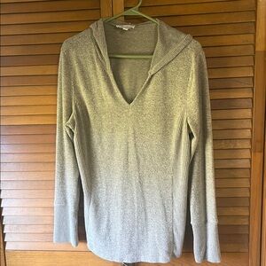 Tan Anneliese V-Neck Sweater with Ribbed Sides Size Large